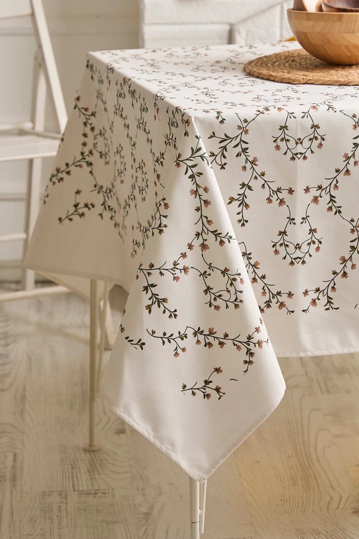 Retro Pattern Cream Tablecloth