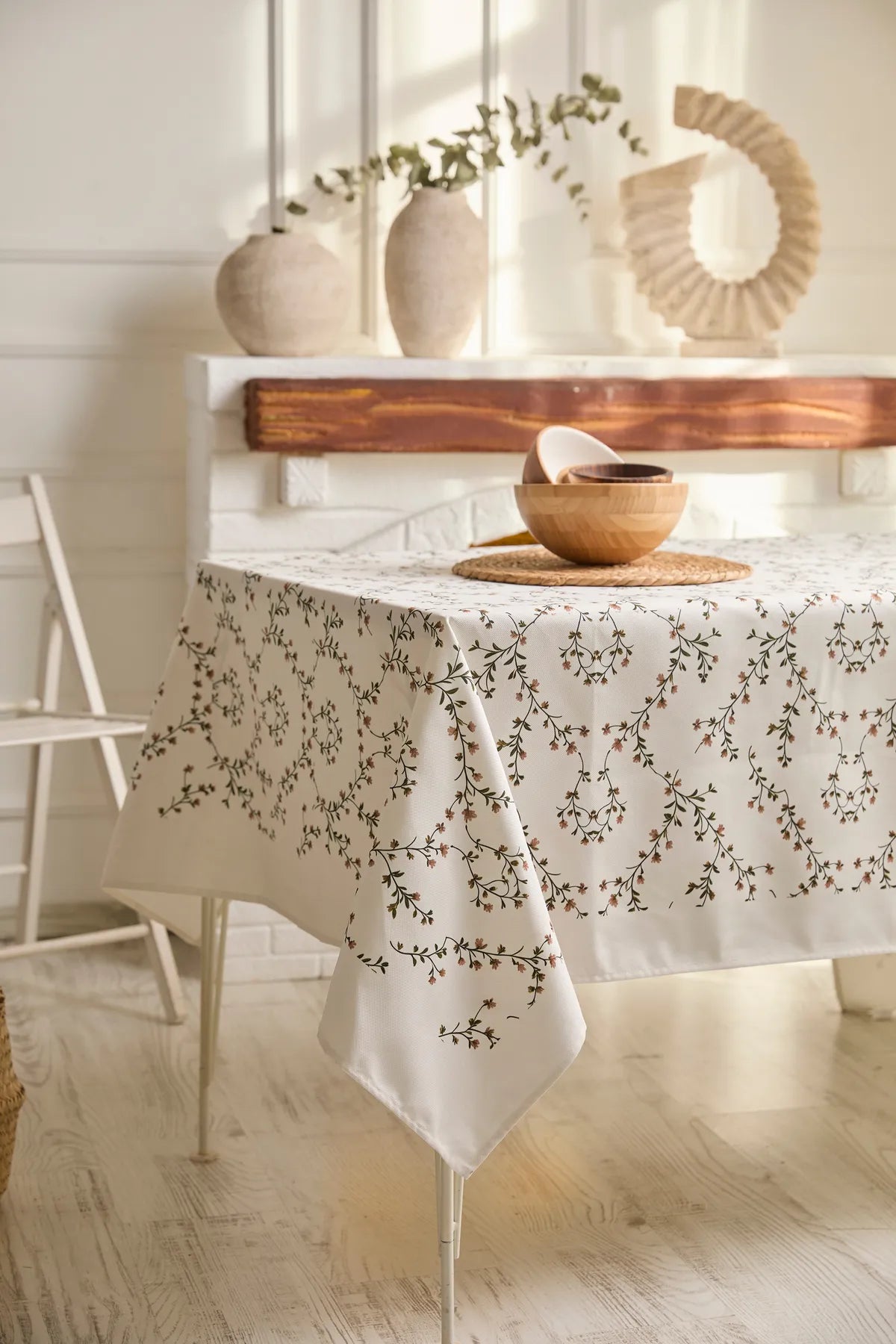 Retro Pattern Cream Tablecloth